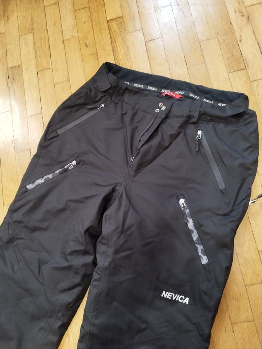 Ски долнище подходящо за скиори и планинари