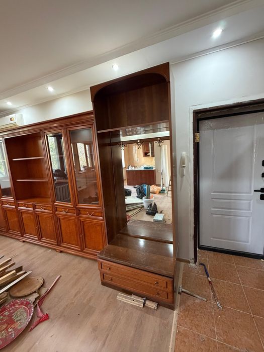 Шкаф для прихожей с зеркалом