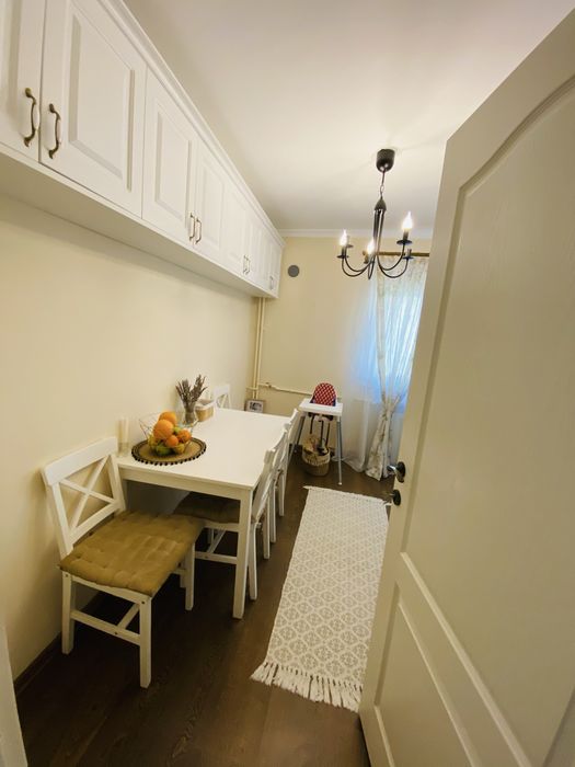 Apartament cu 3 camere si 2 bai decomandat