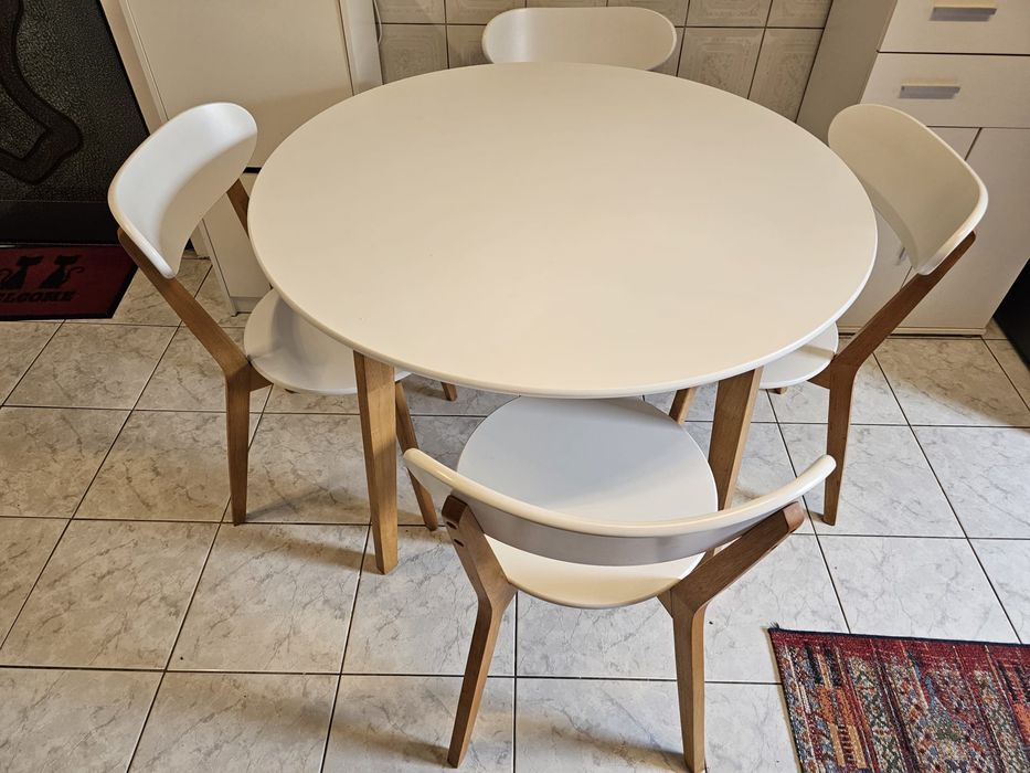 Vand set masa si 4 scaune Jysk
