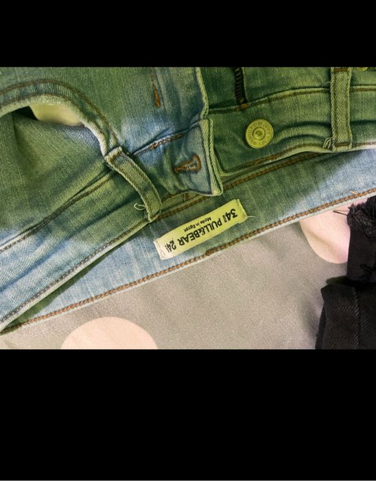 Blugi rupti noi dar fara eticheta