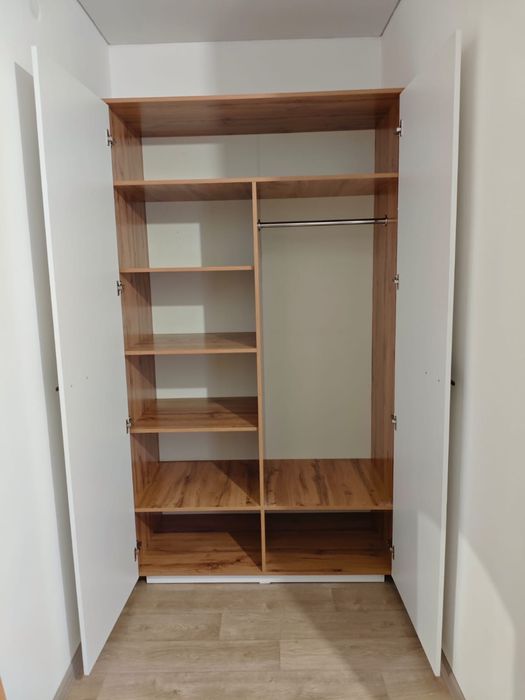 Продам шкаф для прихожей