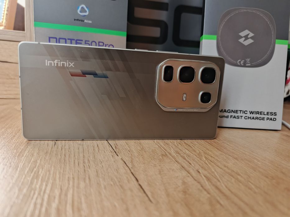 NOTE 50 PRO сотилади холати янги gift books билан. Официальный товар