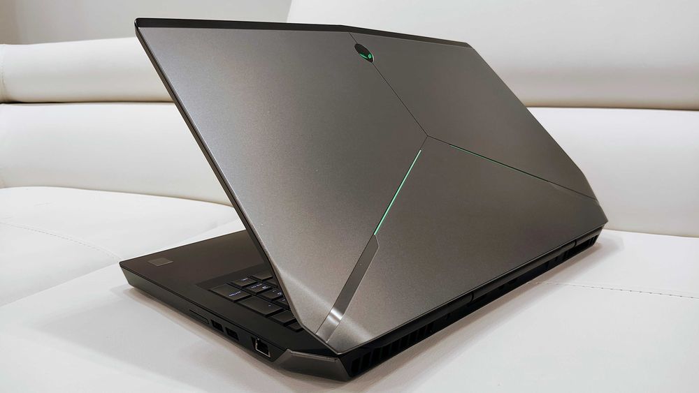 Laptop gaming ALIENWARE, intel core i7, display 17,3 inch touchscreen