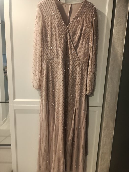 Rochie brodata cu paiete