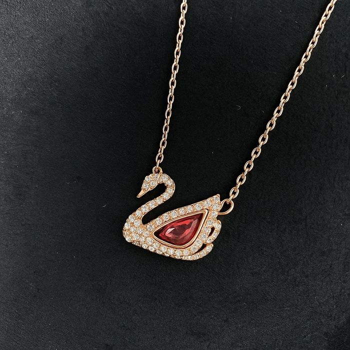 Lant Swarovski lebădă Red Swans Edition