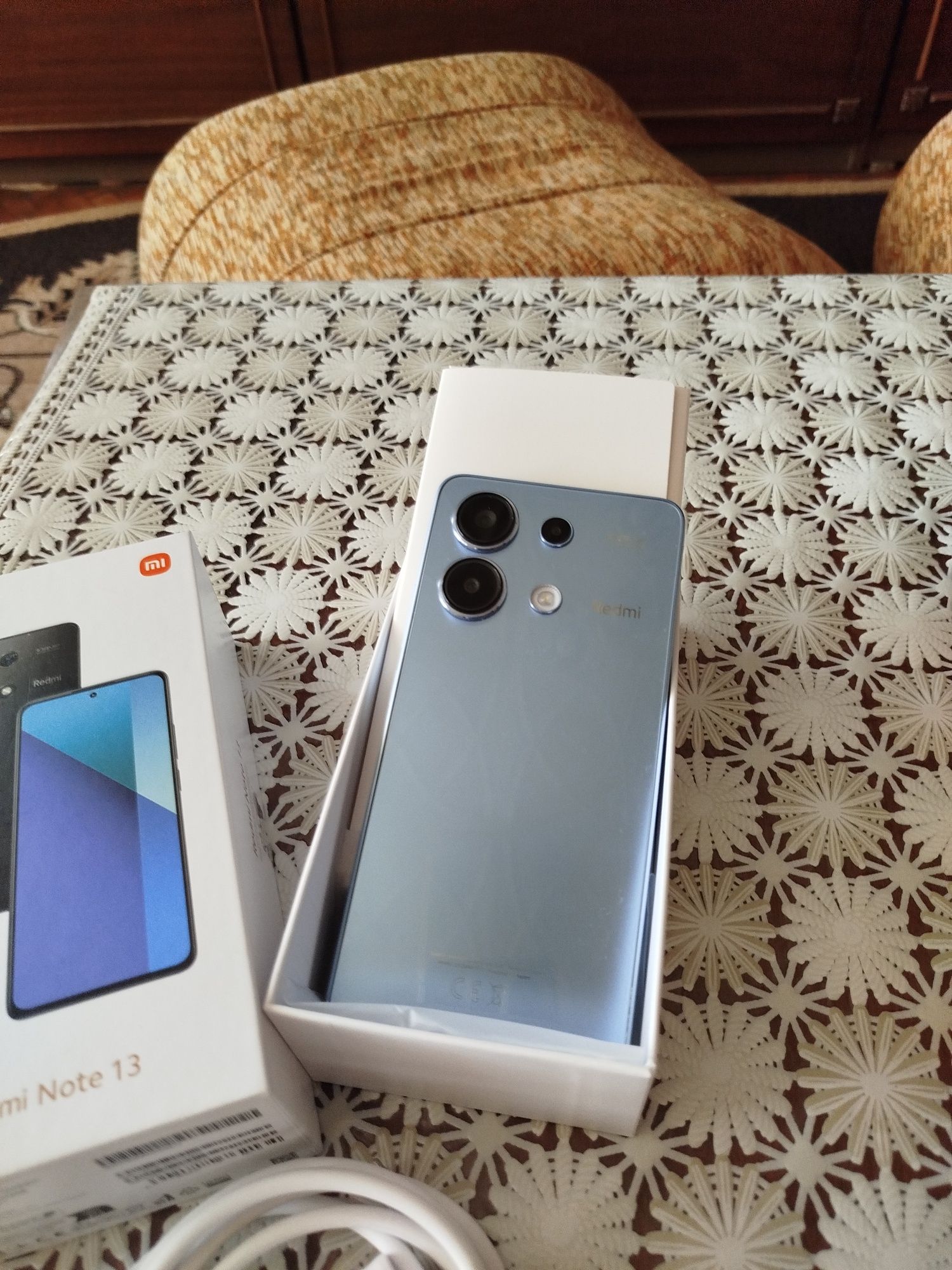 Продавам Redmi Note 13