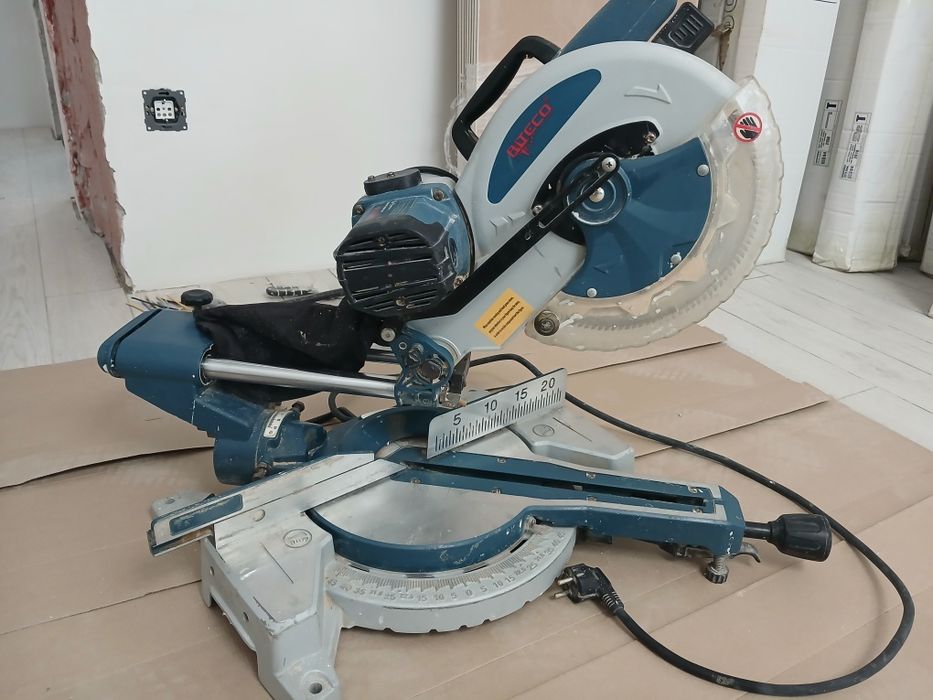 Продам торцовочный углорез в отличном состоянии!