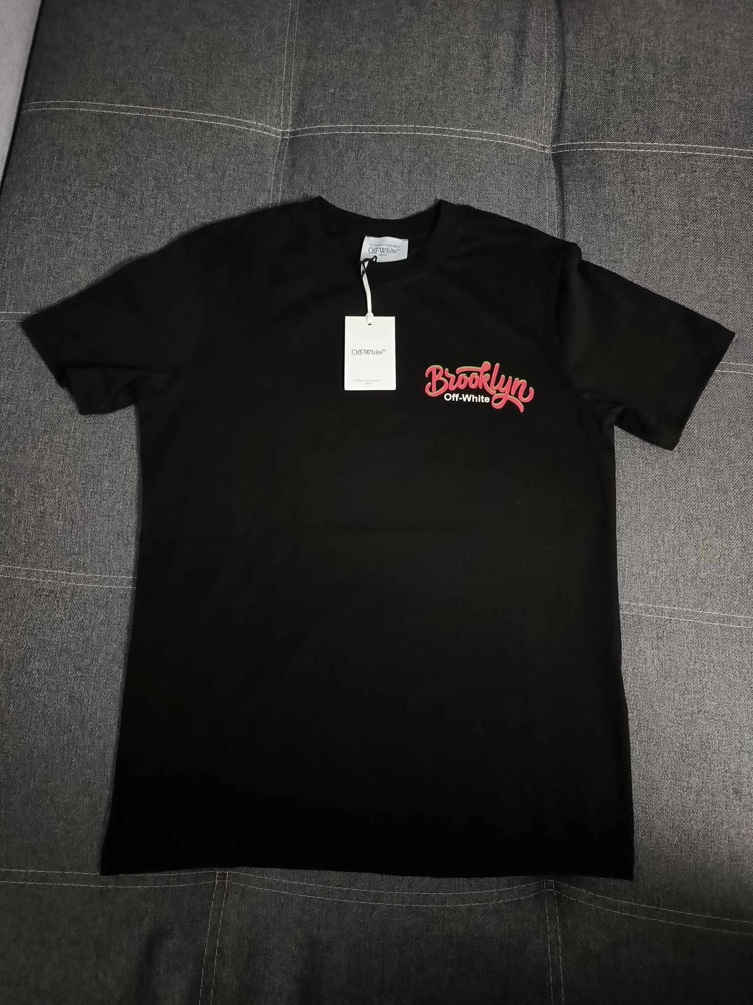 Vând tricou OFF WHITE