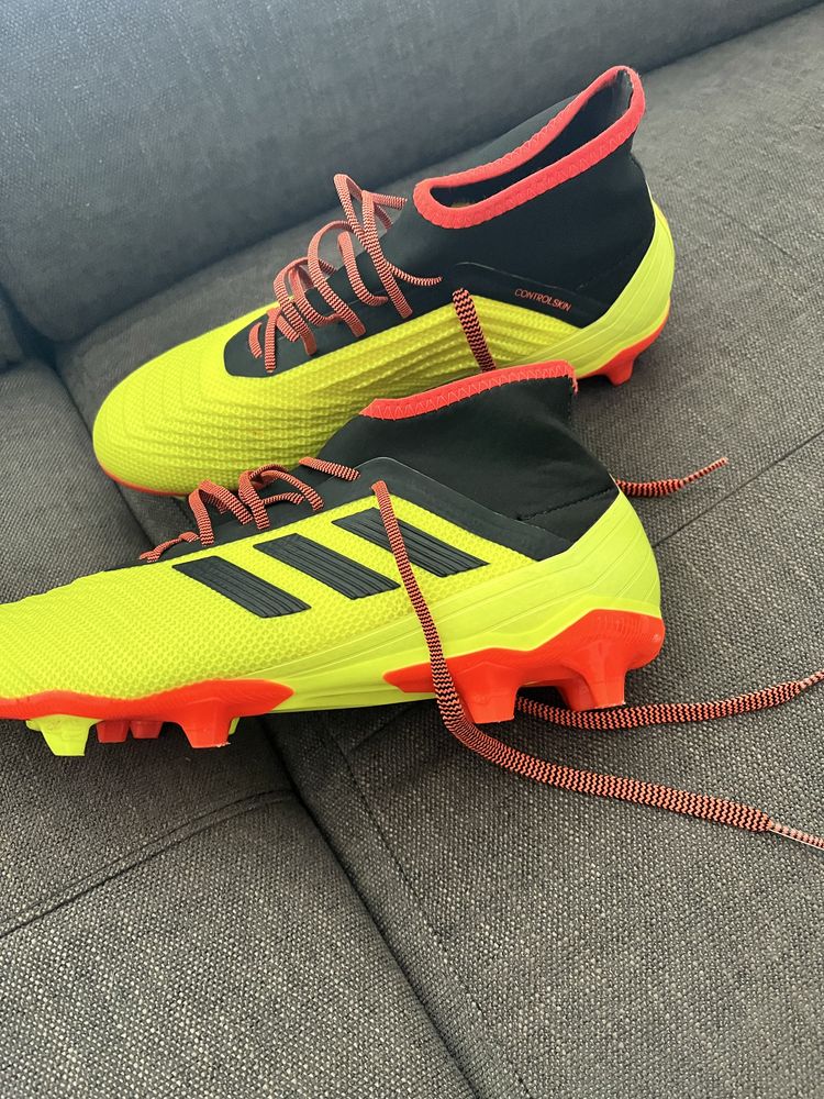 Vand ghete Adidas Predator marimea 41. 1/3