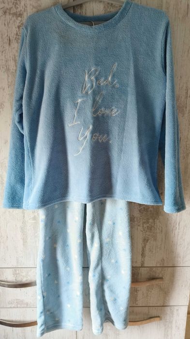 Vând pijama pufoasa