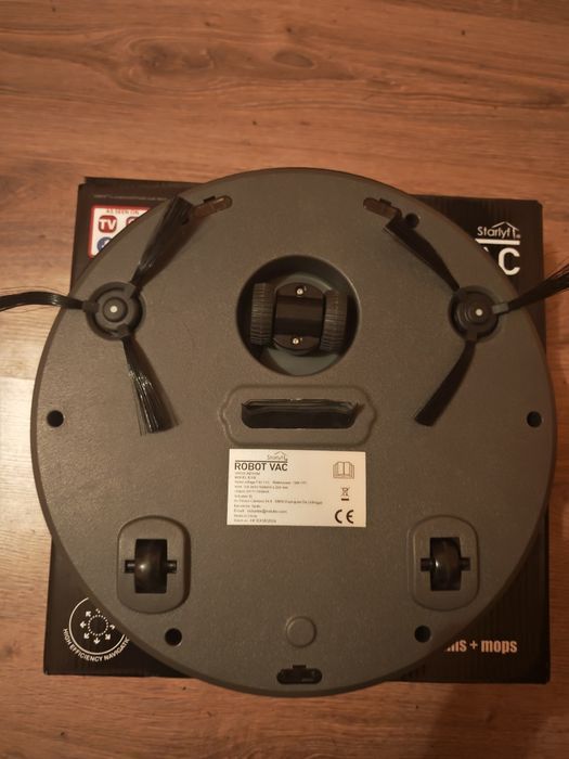 Vând robot aspirator