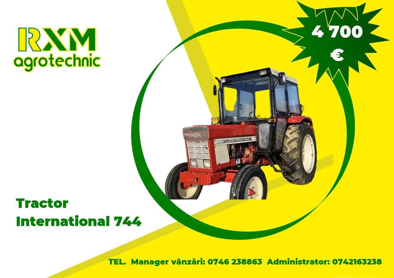 Tractor International 744