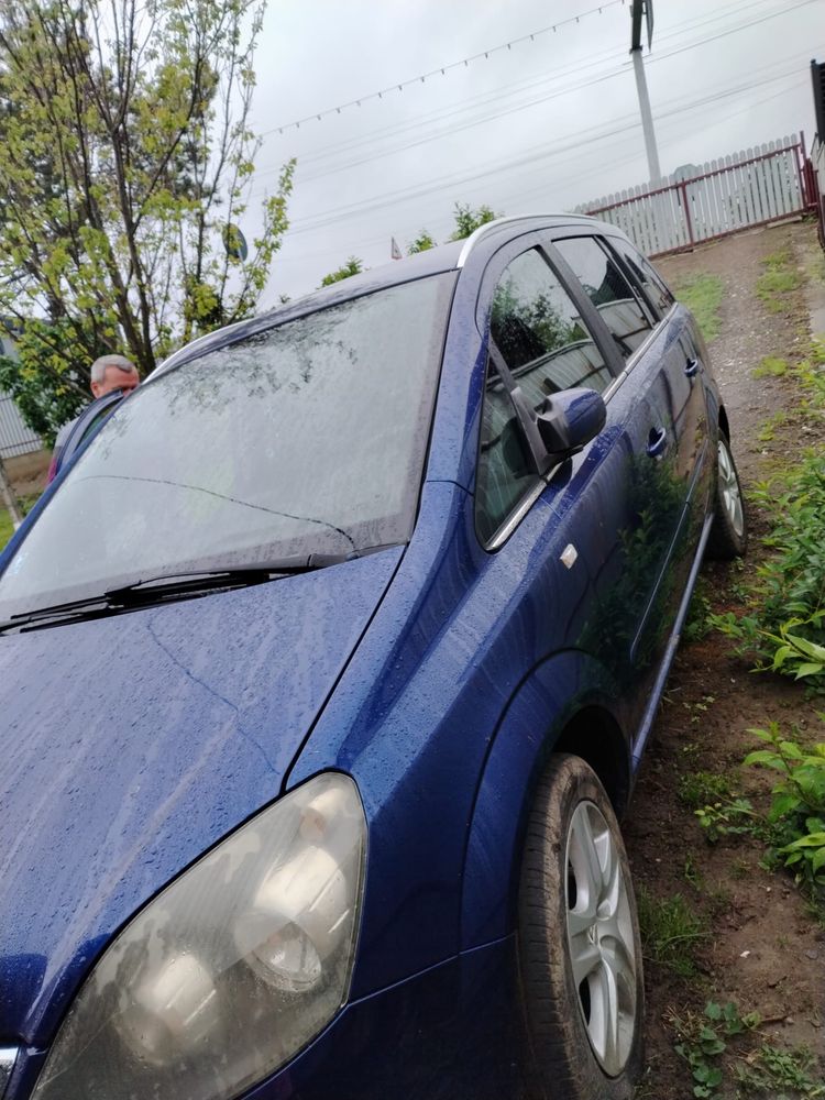 Vand opel zafira avariat