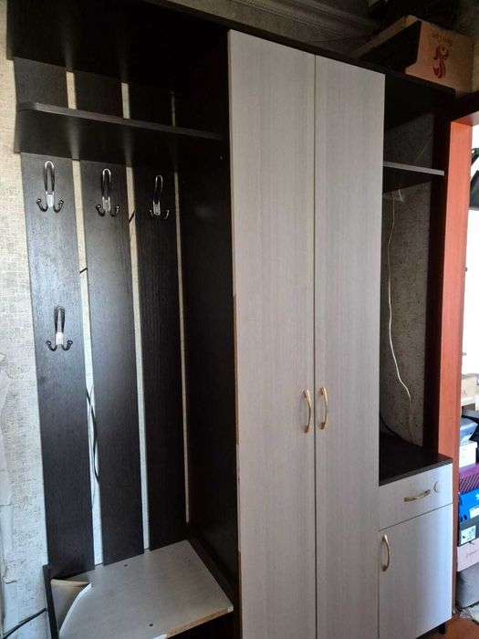 Продам прихожую.