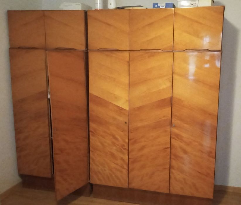 Donez dulap (aprox 2x2m)