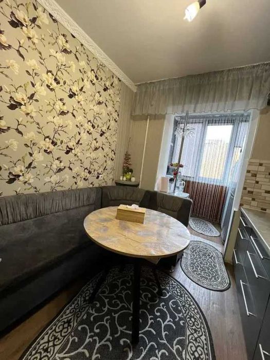 Двустаен имот в кв.Толстой