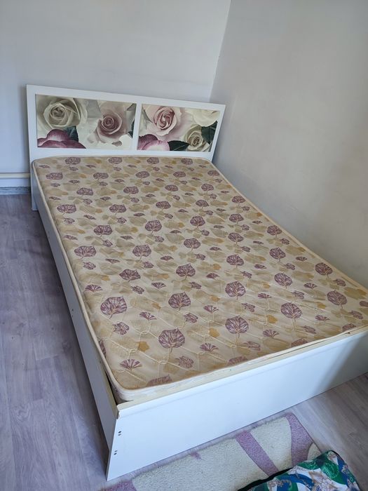 Двухспальная кровать