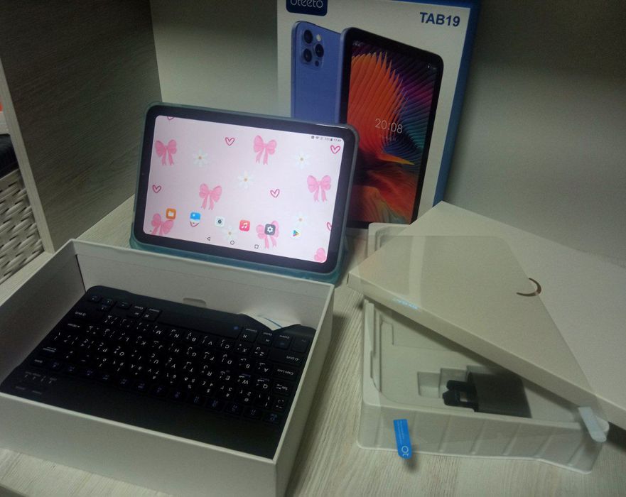 Планшет Oteeto TAB19 (Чехол, клавиатура, стекло и зарядка)