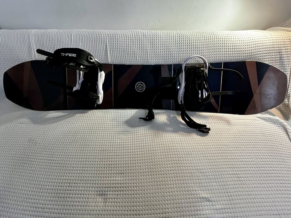 Snowboard HEAD Daymaker 159W + legături THREE