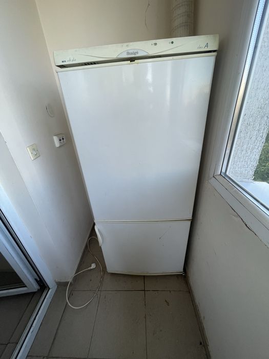 Хладилник с фризер