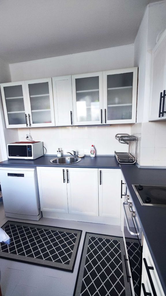 Дава се под наем Тристаен апартамент в София, Обеля 2 - 85 кв.м за 665 € - Снимка #1