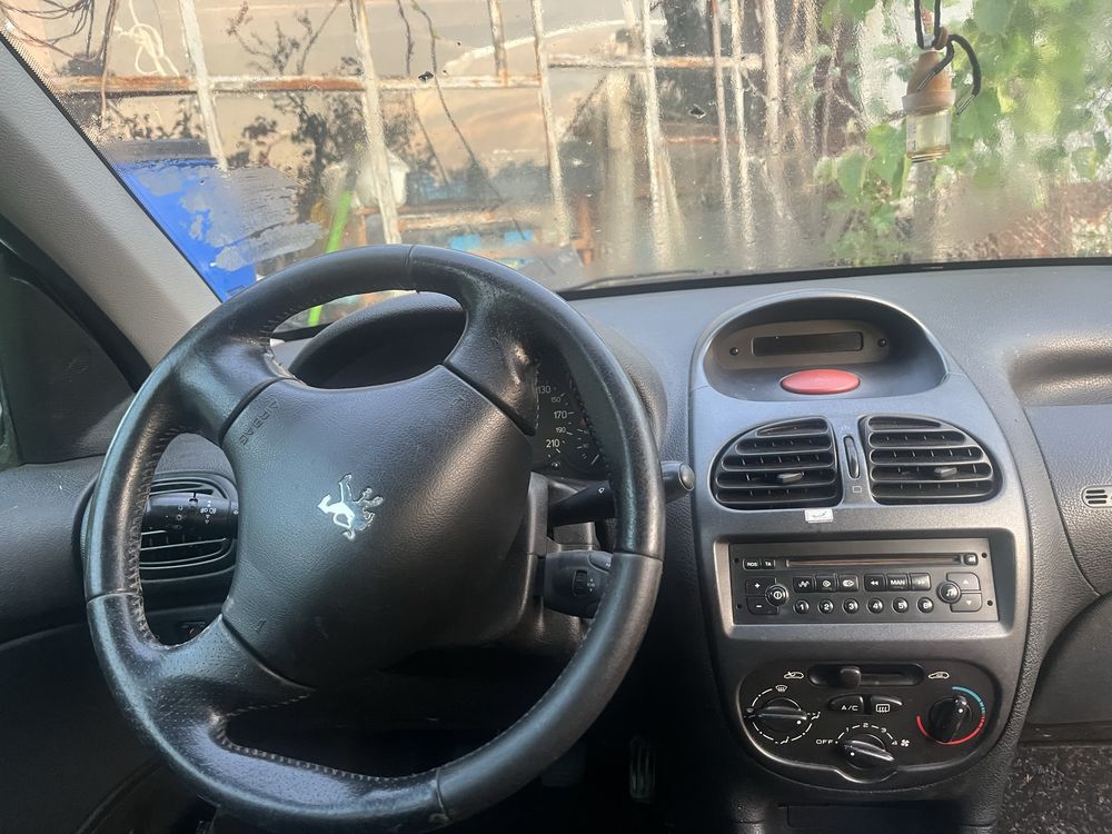 Пежо. 206 SW блокирал двигател
