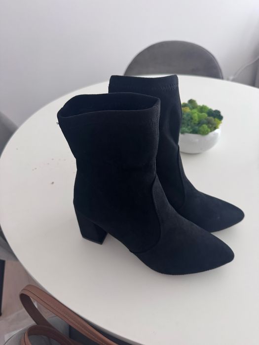 Нови Велурени боти номер 39