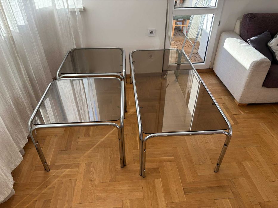 Стъкленa холнa масa