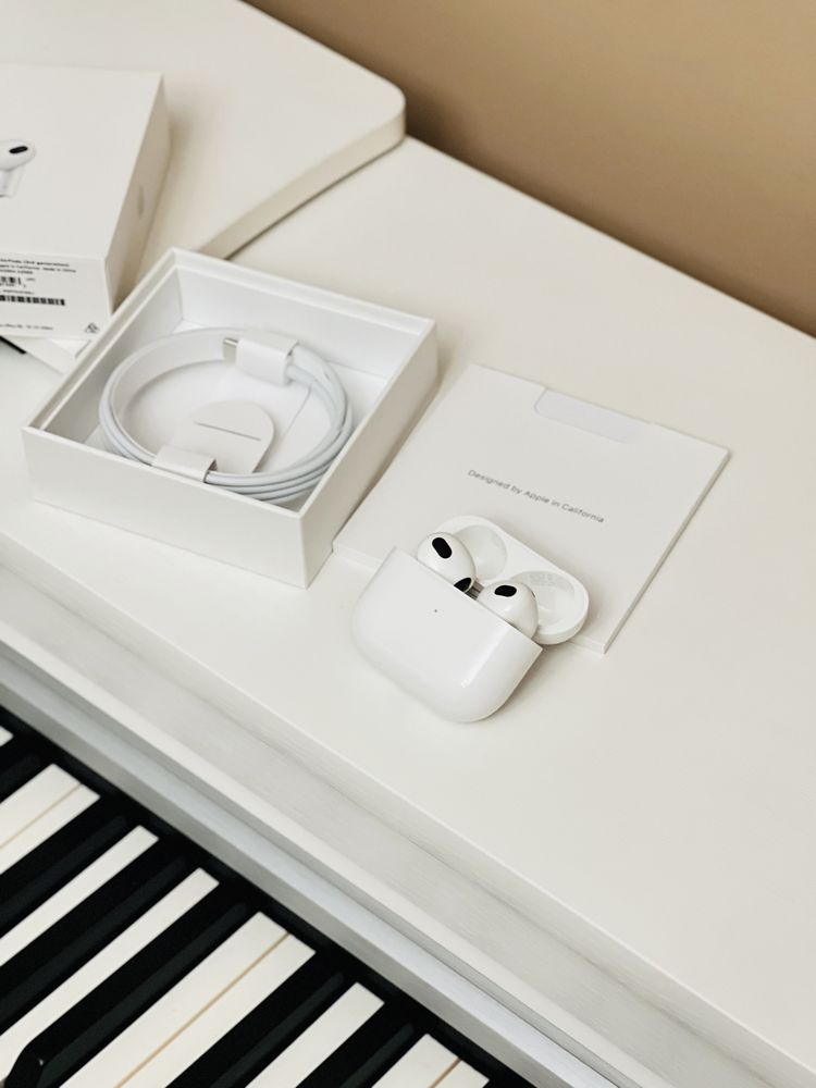 Продам airpods 3 в идеальном состоянии! С доками.