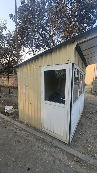 Ko'chma do'kon sotiladi