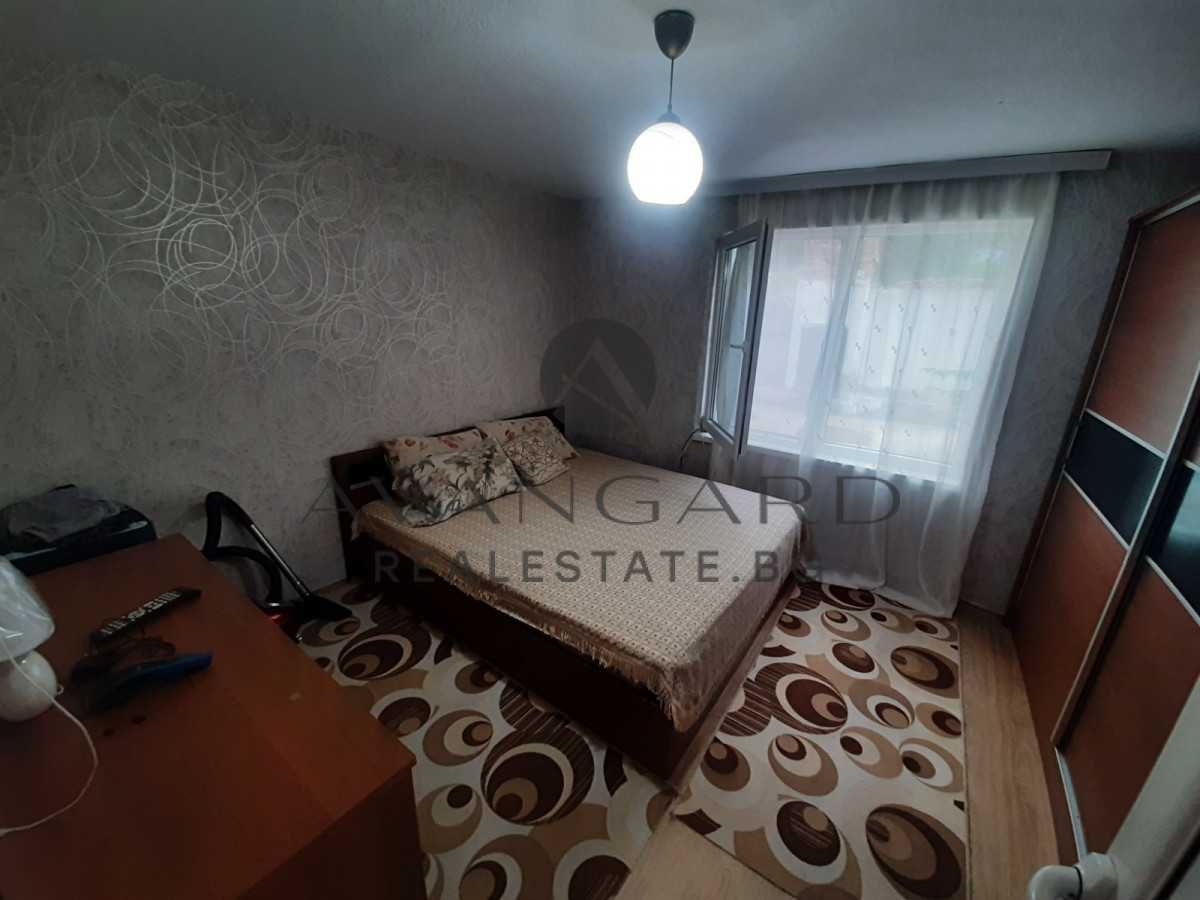 Продава се къща с всичко