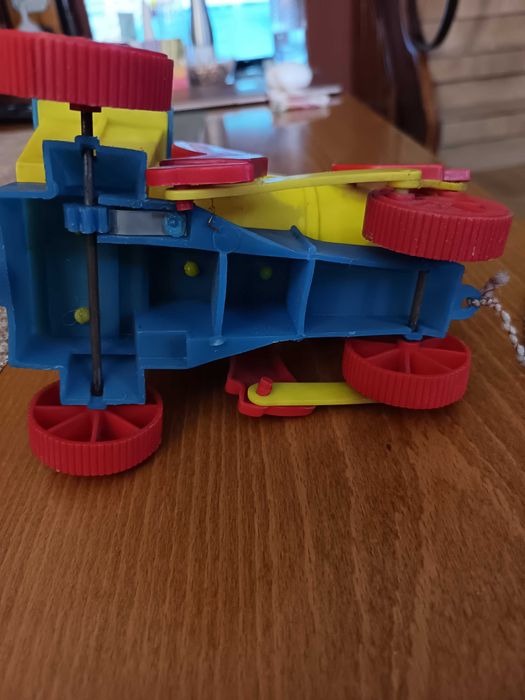 локомотив играчка