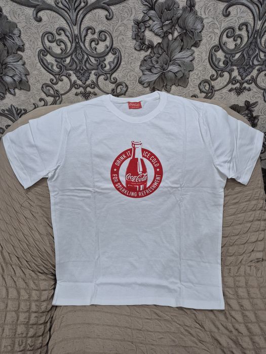 Футболки и шопперы с логотипом Кока-кола