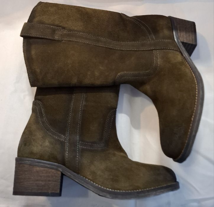 Cizme piele intoarsa