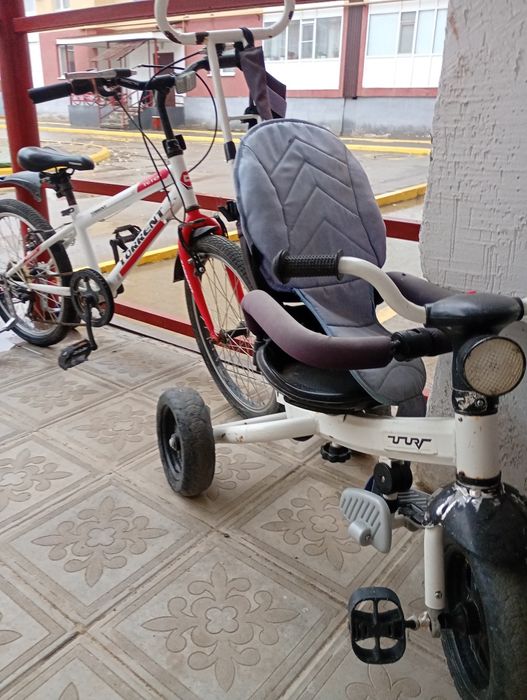 Два велосипеда продаю.