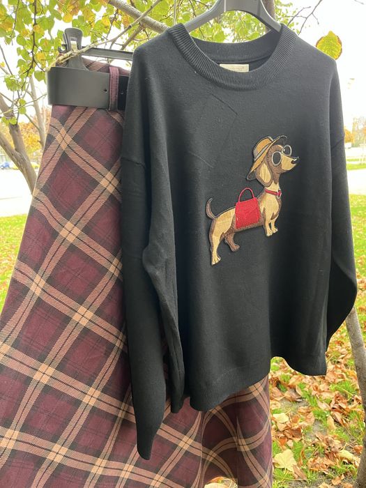 Карирана пола и пуловер