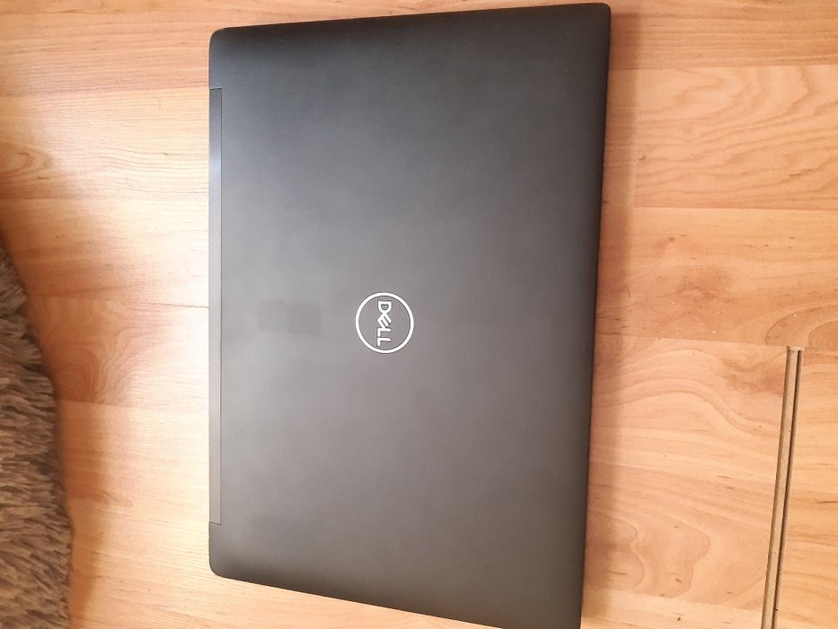 Лаптоп Dell Latitude 7390 – i7 / 16GB RAM / 512GB SSD / Windows 11 Pro