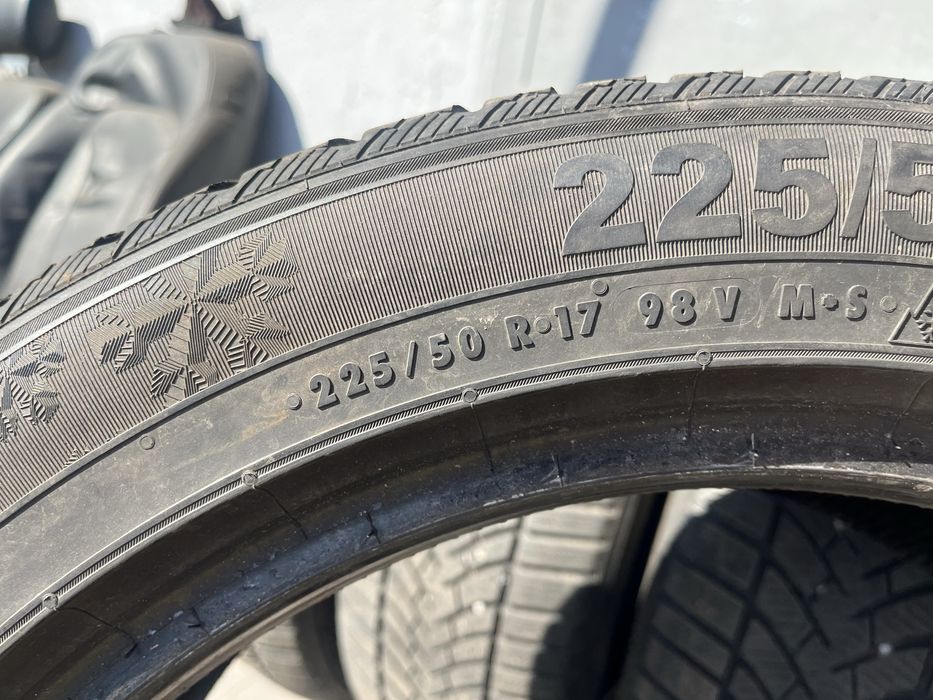 4 бр. зимни гуми 225/50/17 Semperit DOT 4819 5,5-6 mm