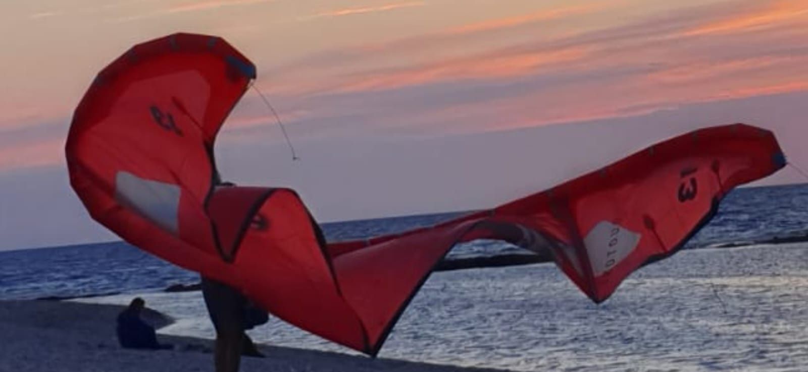 Set 2 zmeie kitesurf Duotone Evo 9 m si 13 m plus ham Ion Spectre
1 ki