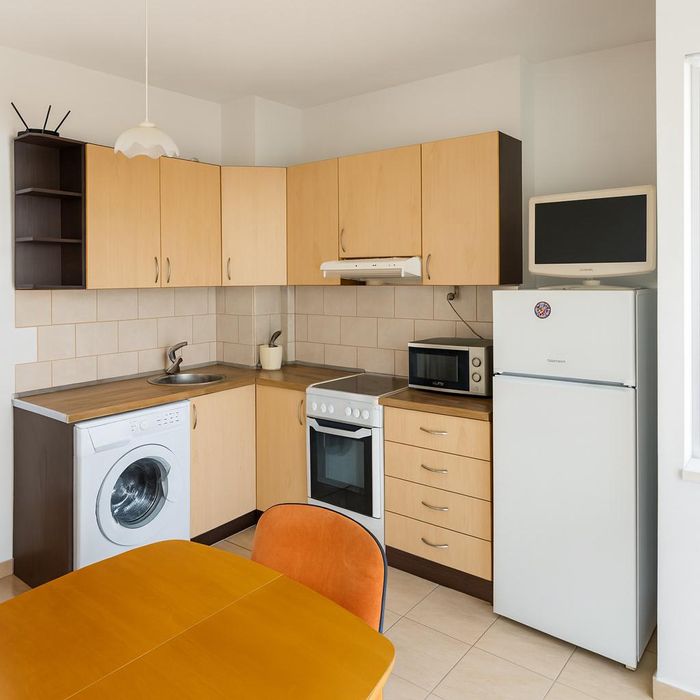 Дава се под наем Двустаен апартамент в София, Оборище - 51 кв.м за 613 € - Снимка #2