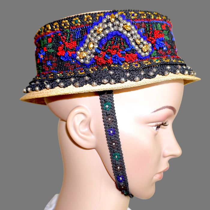 Clop osenesc vechi cu margele , palarie traditionala cu margele