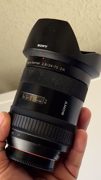 Sony Carl Zeiss Vario-Sonnar T* 24-70mm f/2.8 - Sony A
