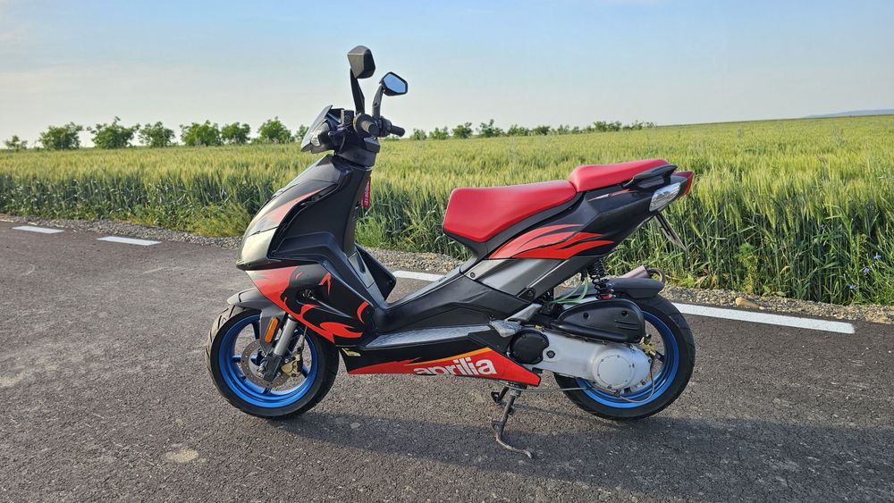 Scuter Aprilia SR50 Factory 2007, Carburație