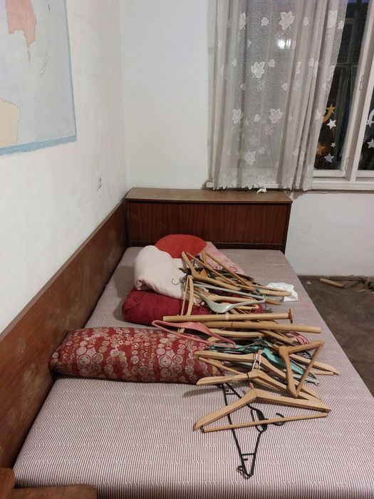 Подаряват се здрава секции,легла и плоскости