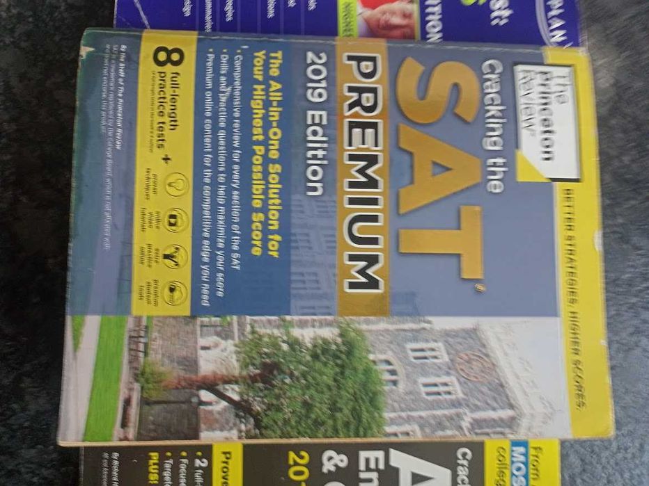 SAT 4 броя учебници за подготовка за изпита SAT