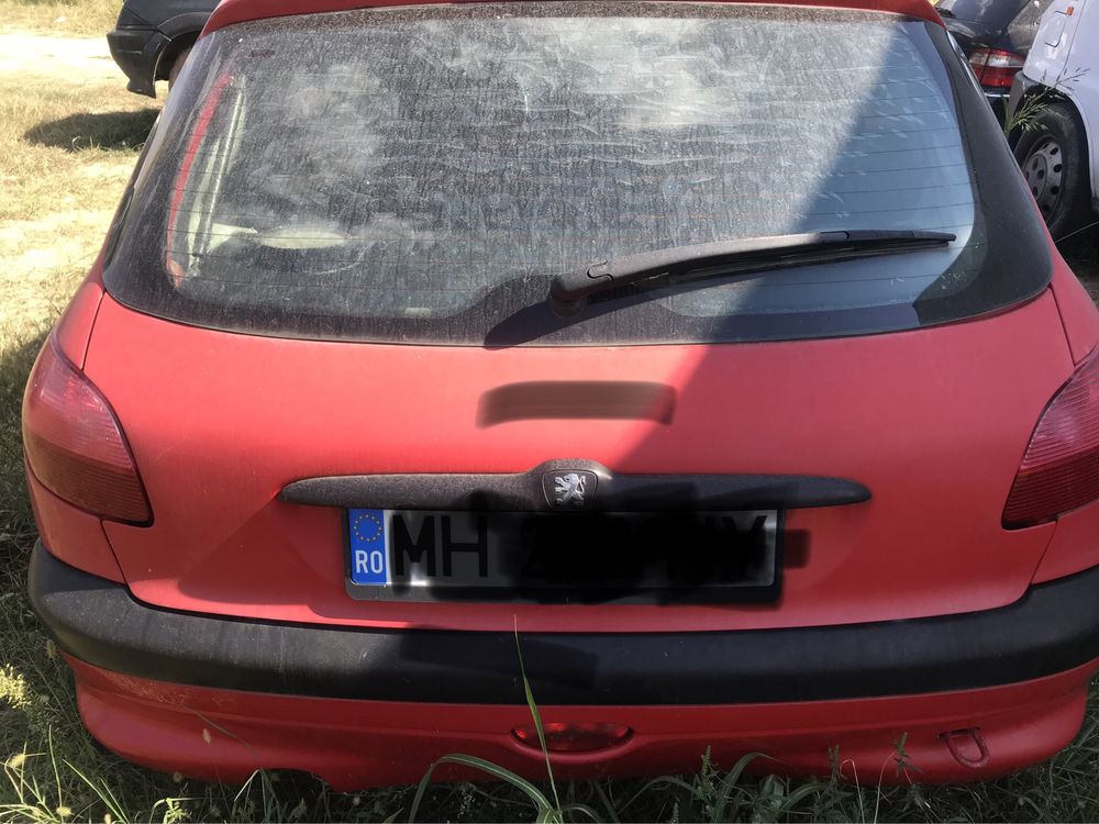 Dezmembrez peugeot 206