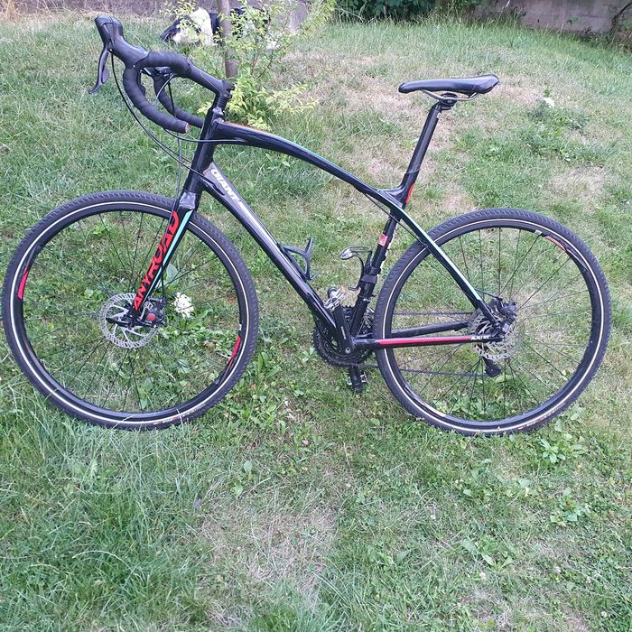 Bicicleta Giant Anyroad 2, gravel bike
