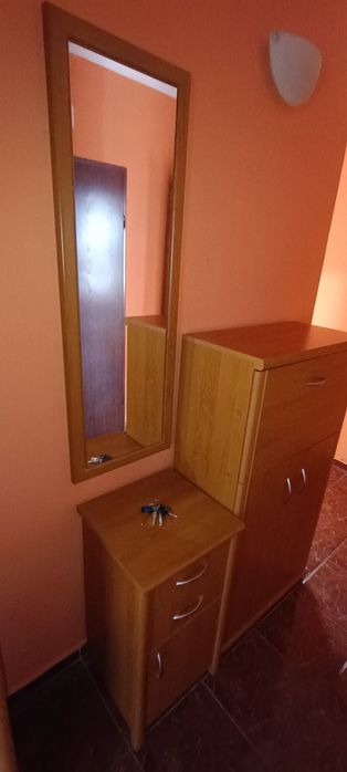 Мебели за антре.