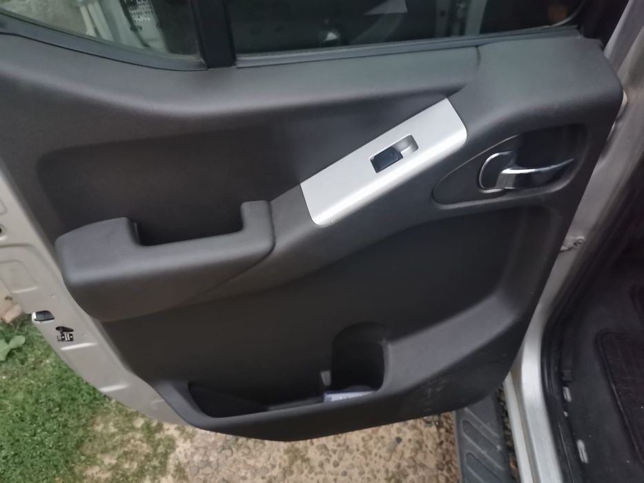 Vand Nissan navara motor 2.5 anul 2010 sau schimb cu lemn de foc 10